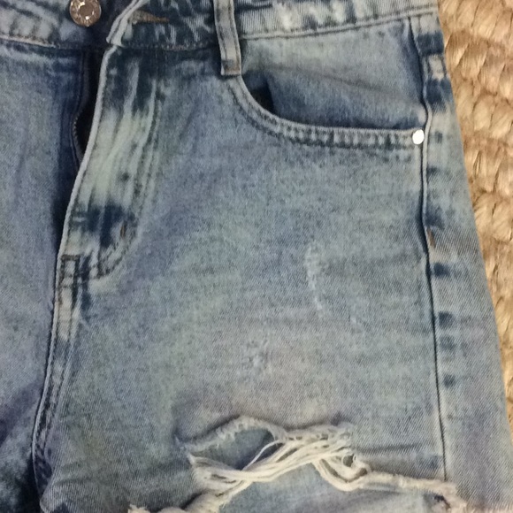 Zara distress embellished back pockets Jean shorts - Picture 2 of 8